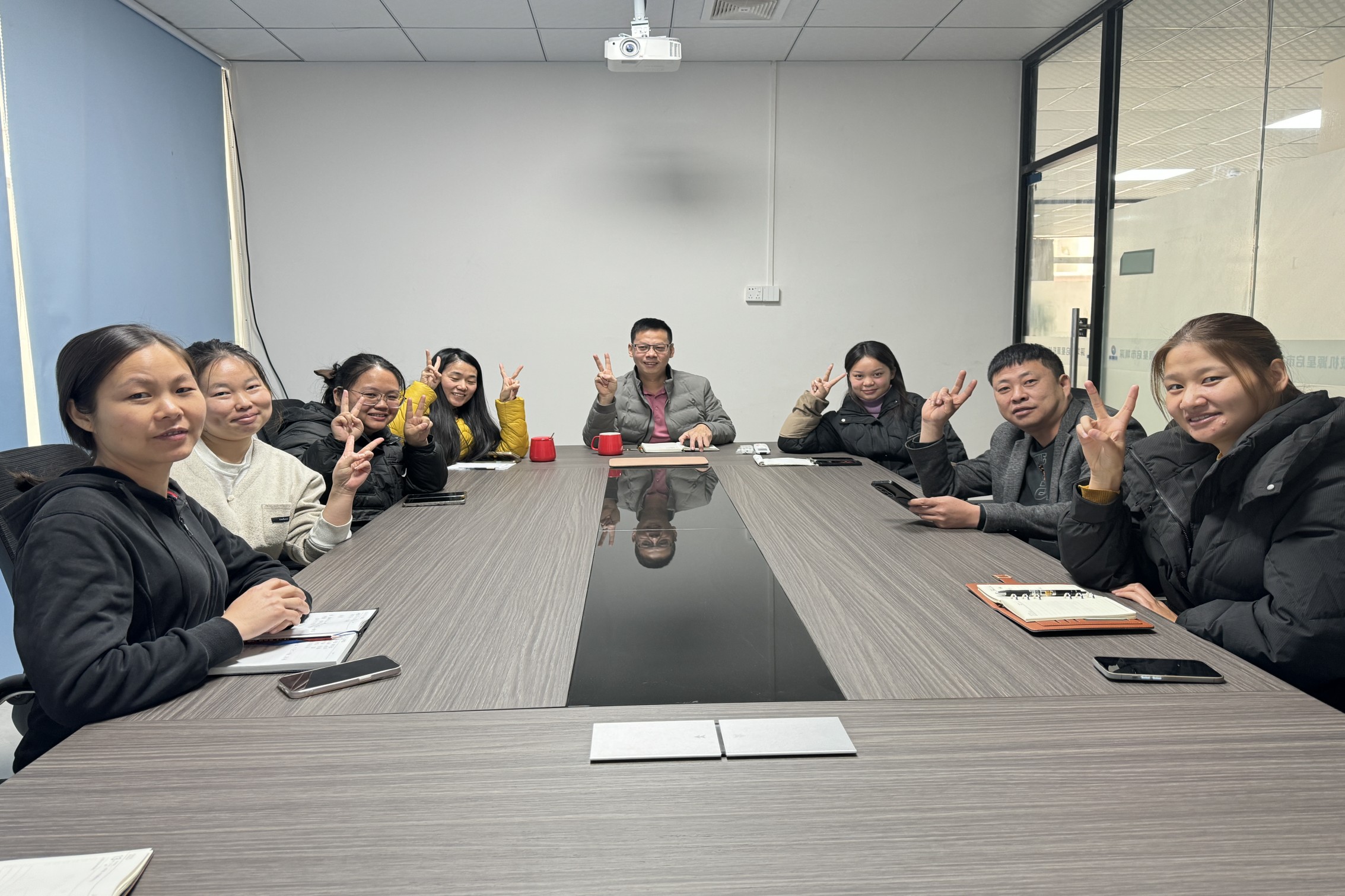 深Shenzhen Qixingyuan Companyは2024年の要約会議を開催し、新年の目標を楽しみにしています